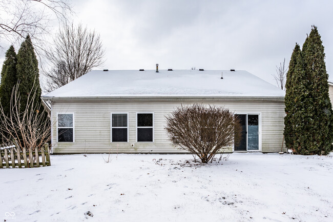 Building Photo - 5886 Hollow Oak Trail