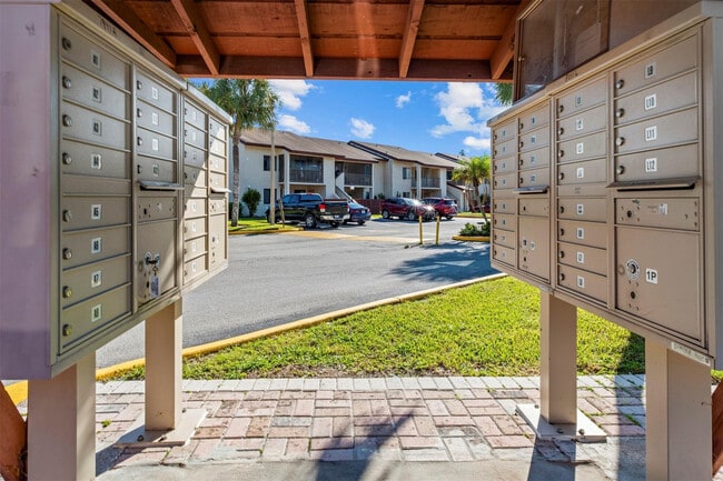 Building Photo - 7951 Southgate Blvd