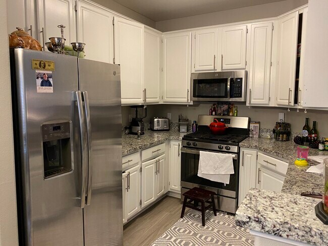 Building Photo - 900 S Meadows Pky