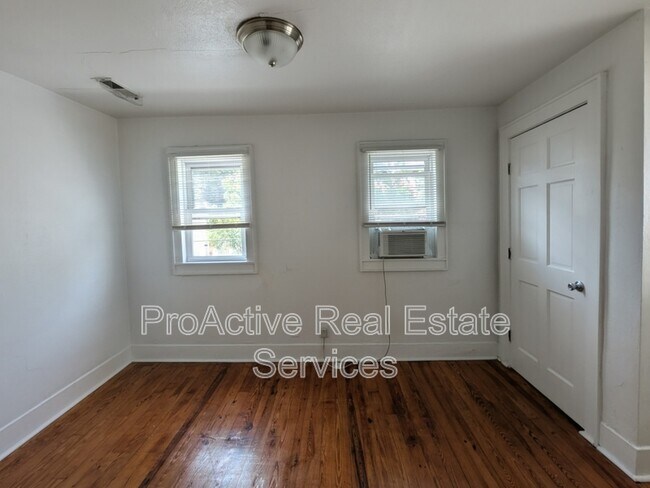 Building Photo - 1412 Melrose Pkwy