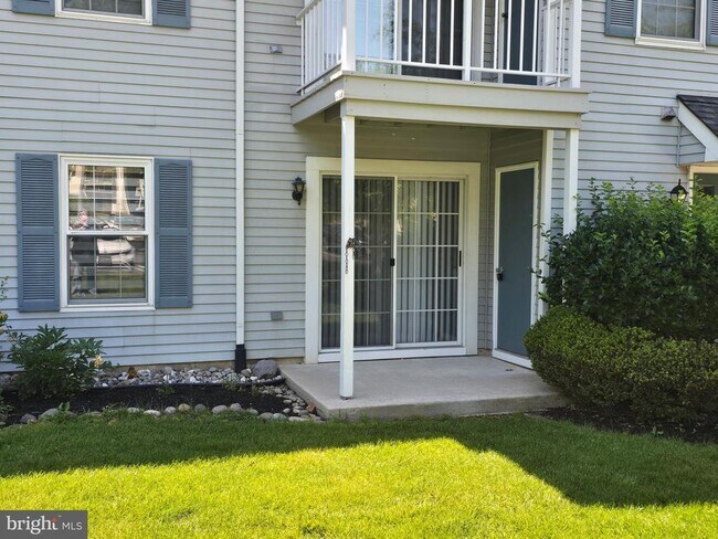 Building Photo - 3815A Adelaide Dr
