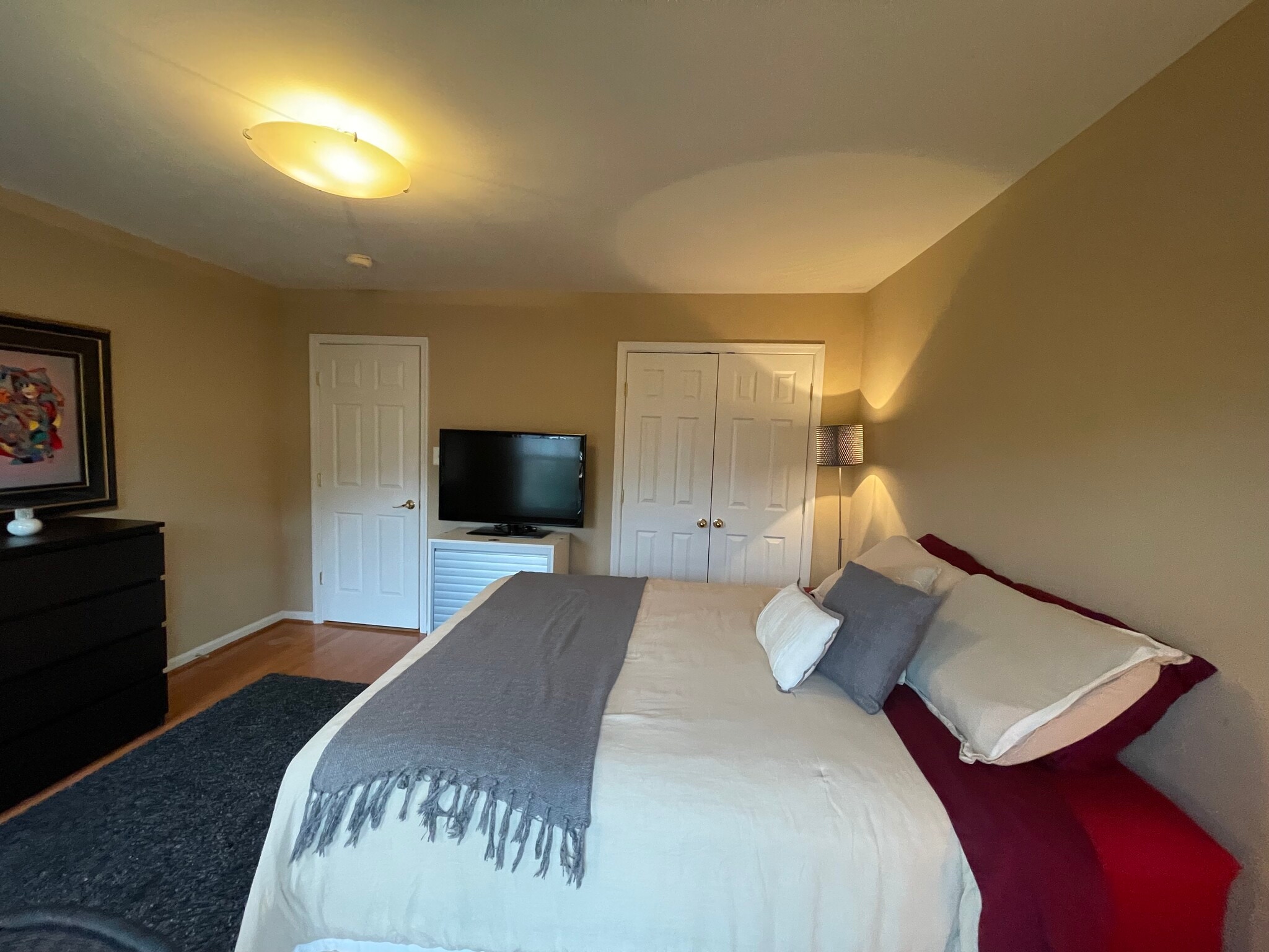 Building Photo - 6615 Schurtz St