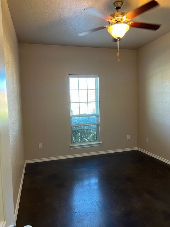 Building Photo - 908 Sun Down, Stephenville, TX 76401