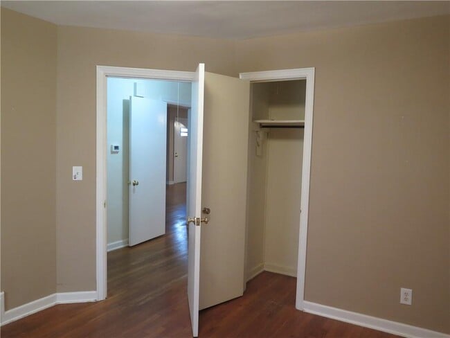 Building Photo - 353 Mountain View Dr NW