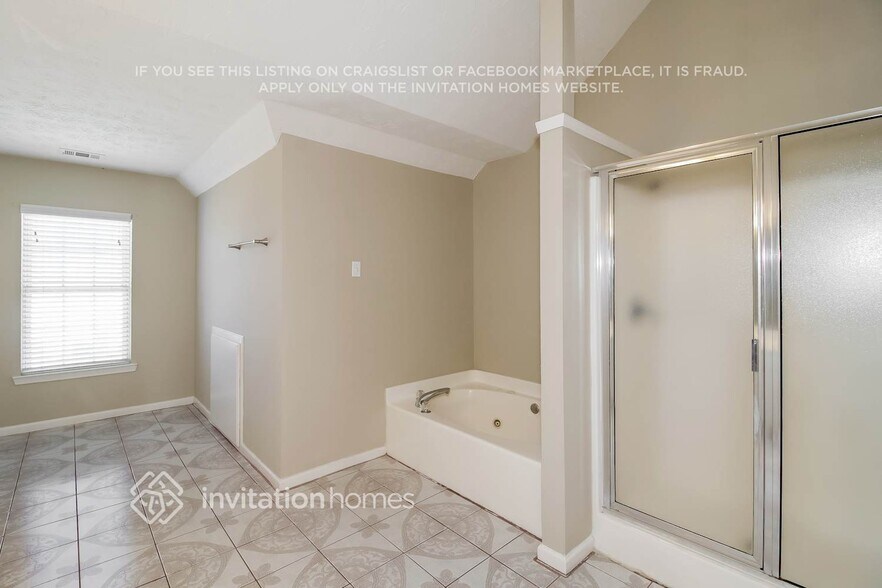 Building Photo - 1418 Fall River Dr