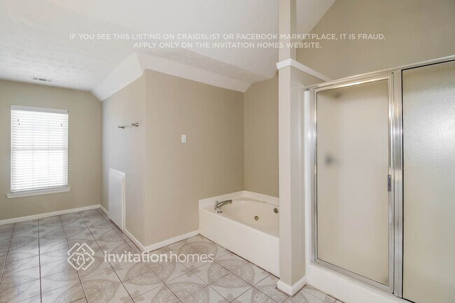 Building Photo - 1418 Fall River Dr