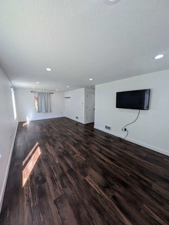Building Photo - Large 4 Bedroom Home for rent in PO - Over Two Acres and Room to Roam!