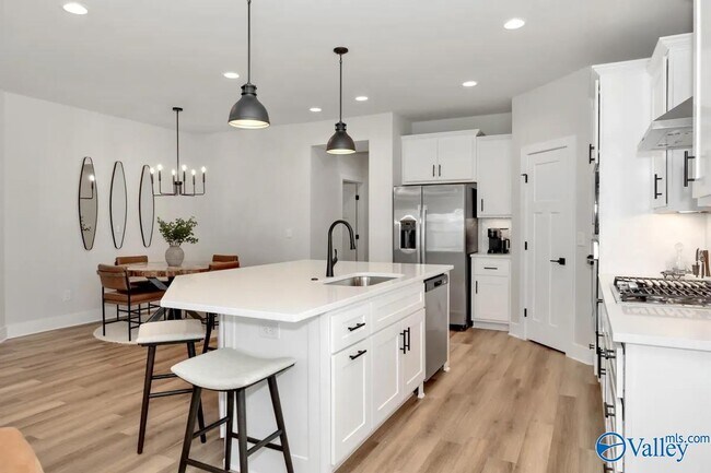 Building Photo - 10 Mountain Vis Cir