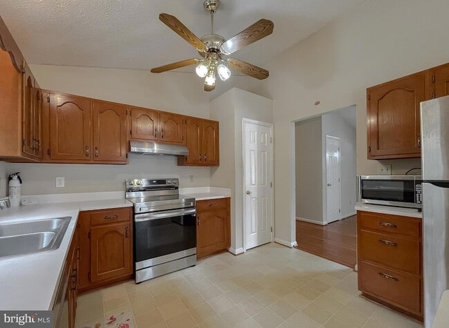 Building Photo - 109 Morris Dr