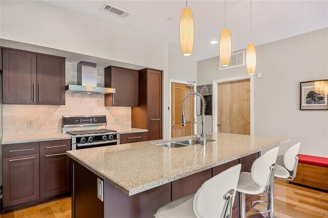 Building Photo - 1600 Barton Springs Rd