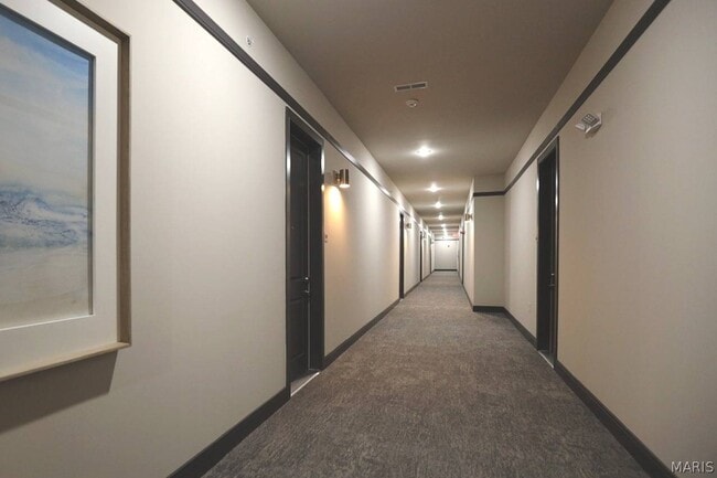 Building Photo - 226 E Lockwood Ave