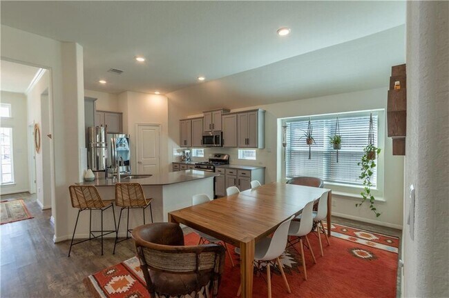 Building Photo - 104 Cascia Cir