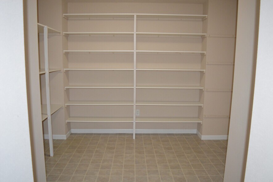 Building Photo - 7541 Red Fox Trl