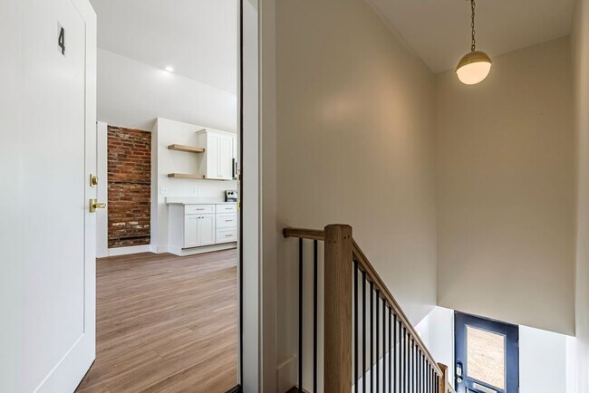 Primary Photo - 110 Hotel St