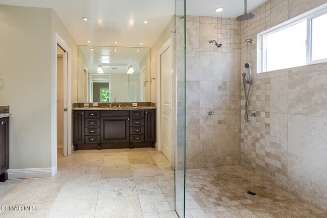 Building Photo - 3805 Mainsail Cir