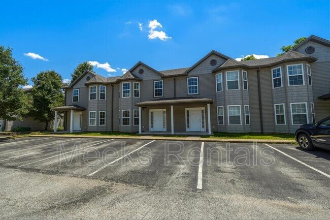 Building Photo - 40 Ariel Dr