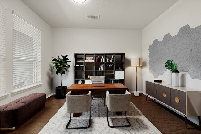 Building Photo - 1909 Monaco Memorial Ln