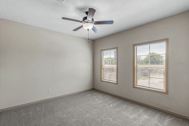 Building Photo - 403 Holleman Dr