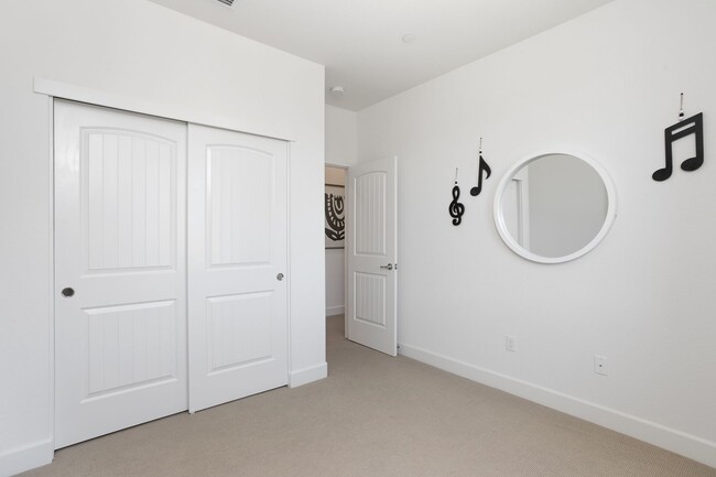 Building Photo - Gorgeous Home to Rent in Folsom!
