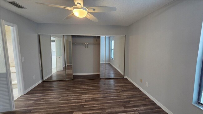 Building Photo - 1212 Breezy Way