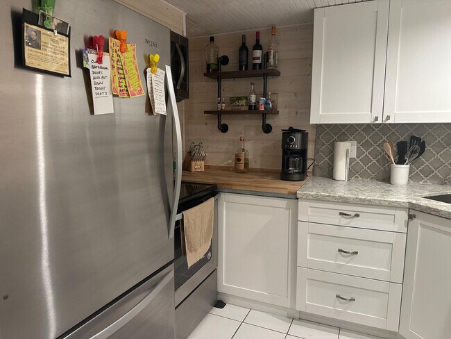 Building Photo - 1009 N Ocean Blvd