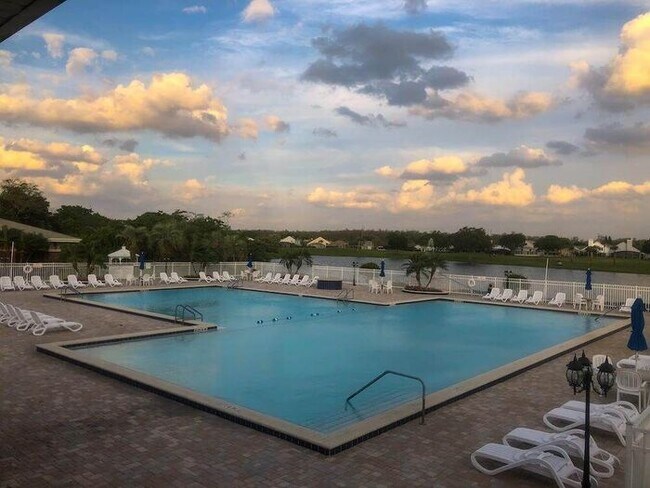 Building Photo - 2839 Sunbranch Dr