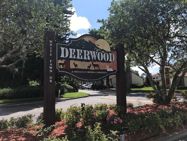 Building Photo - Daytona Beach 2/2.5 townhome