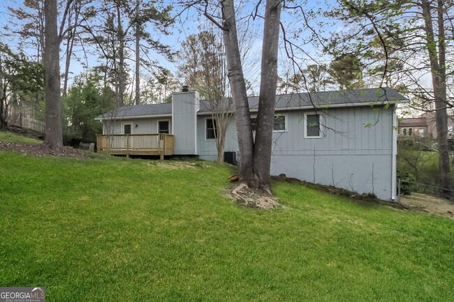 Building Photo - 715 Jett Rd