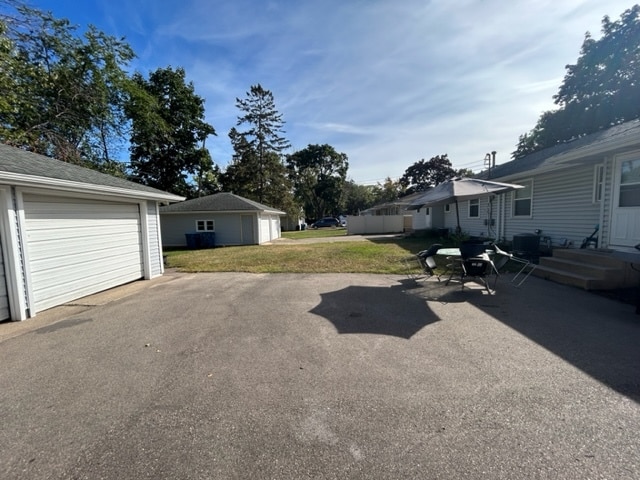 yard and room to grill, hang out! - 7215 18th Ave S