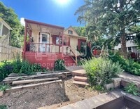 Building Photo - Charming Manitou Home