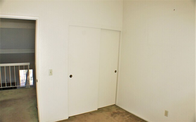 Building Photo - 25740 Rosebay Ct