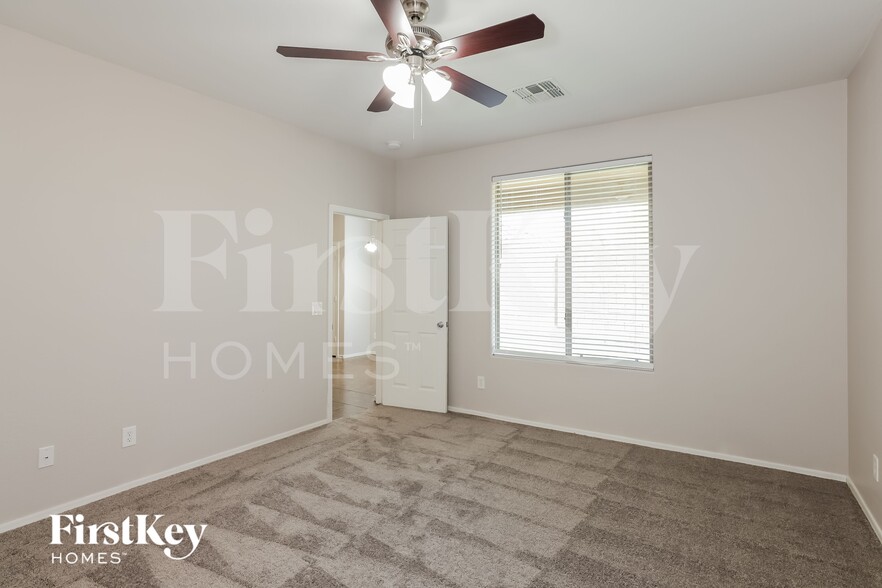 Building Photo - 5230 W Cochise Dr