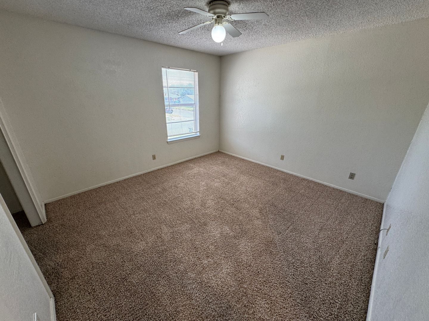 Building Photo - 1903 Cedarhill Dr