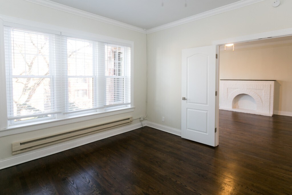 Building Photo - 1122 Maple Ave