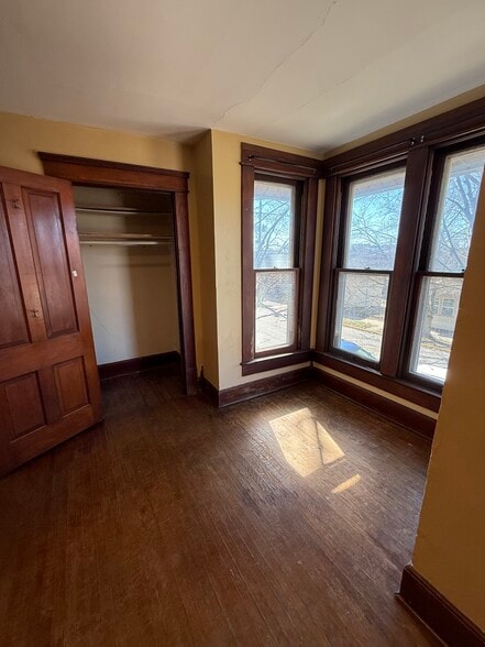 Building Photo - 315 N 10th St