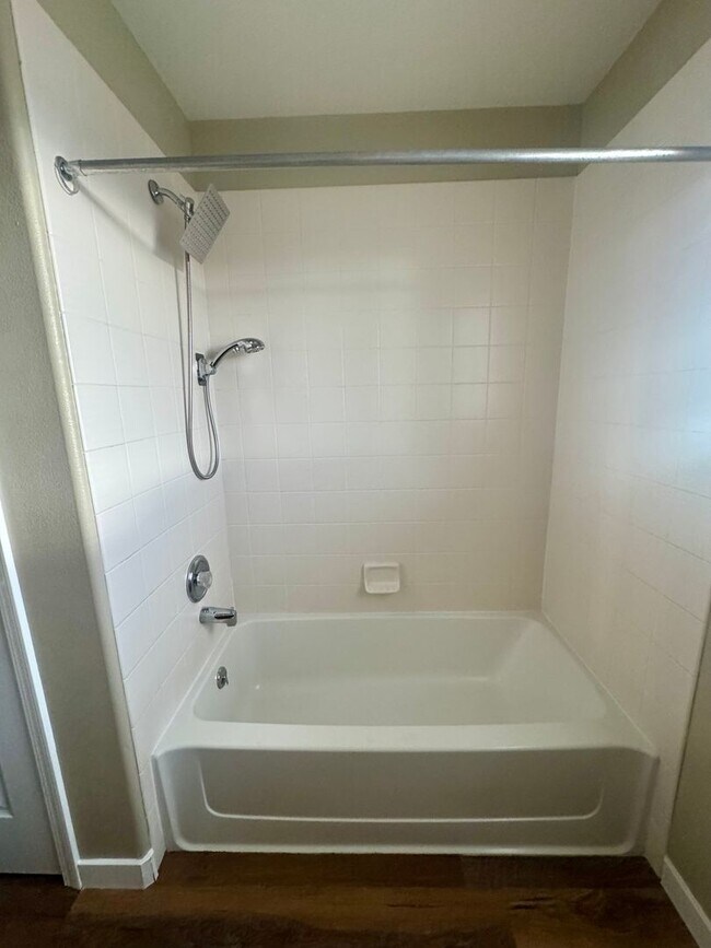 Building Photo - 3 bedroom home in Wagon Trails with commun...
