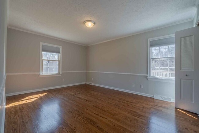 Building Photo - 123 Temple Cir