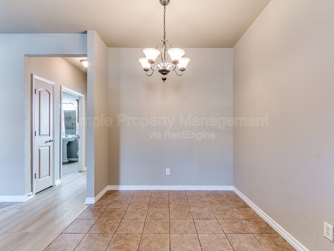 Building Photo - 1812 E Alameda St