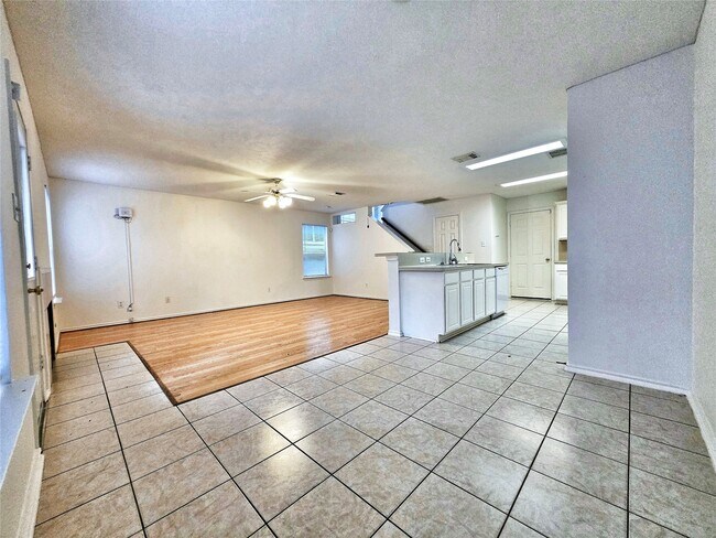 Building Photo - 127 Anise Tree Pl