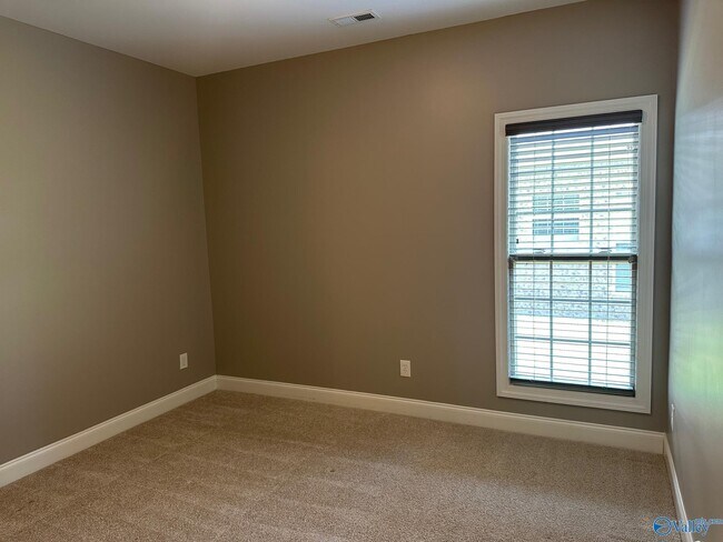 Building Photo - 111 Canyon Dr