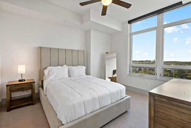 Building Photo - 1585 Anderson Rd