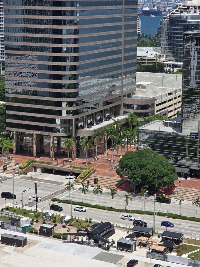 Building Photo - 801 S Miami Ave