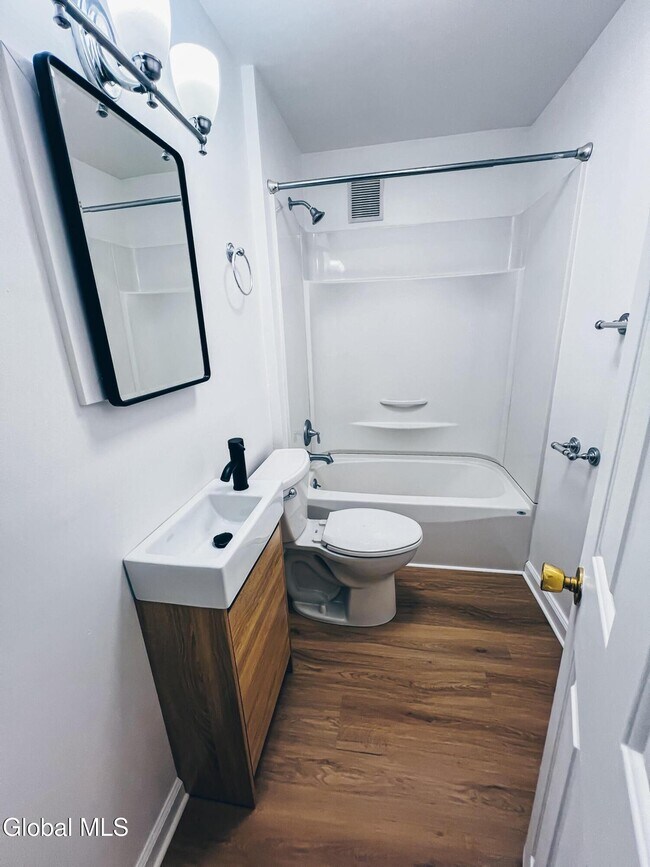 Building Photo - 92D Columbia Turnpike