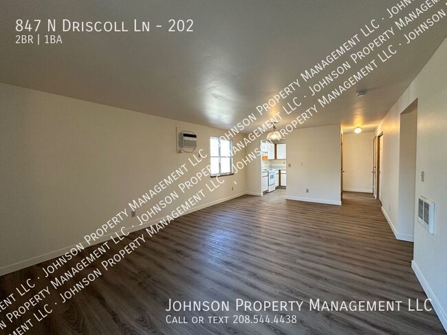 Building Photo - Nice upstairs apartment near Whitewater Park.