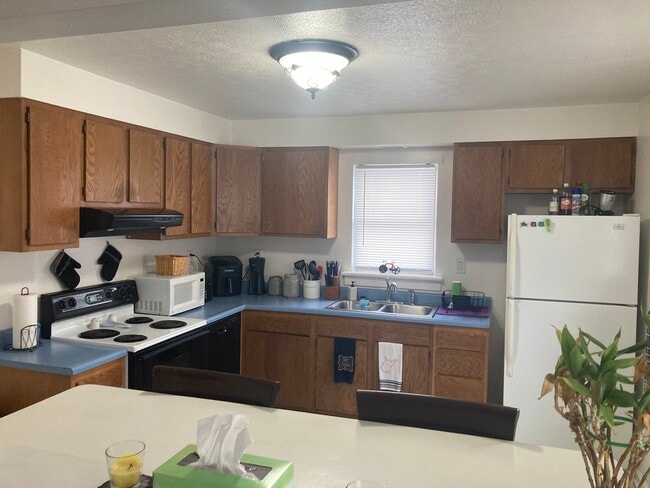 Building Photo - 146 Lorentz St