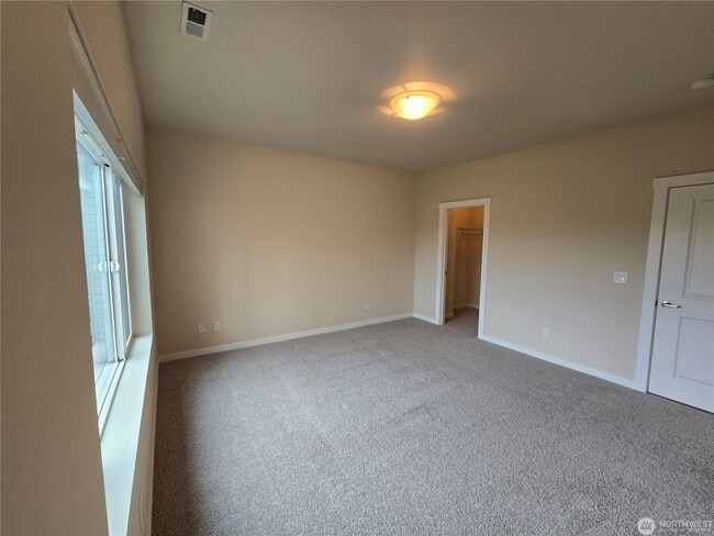 Building Photo - 3Bd/2.5Ba Newcastle Townhouse