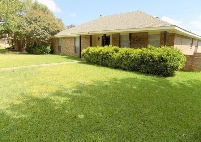 Building Photo - 513 Woodhollow Dr