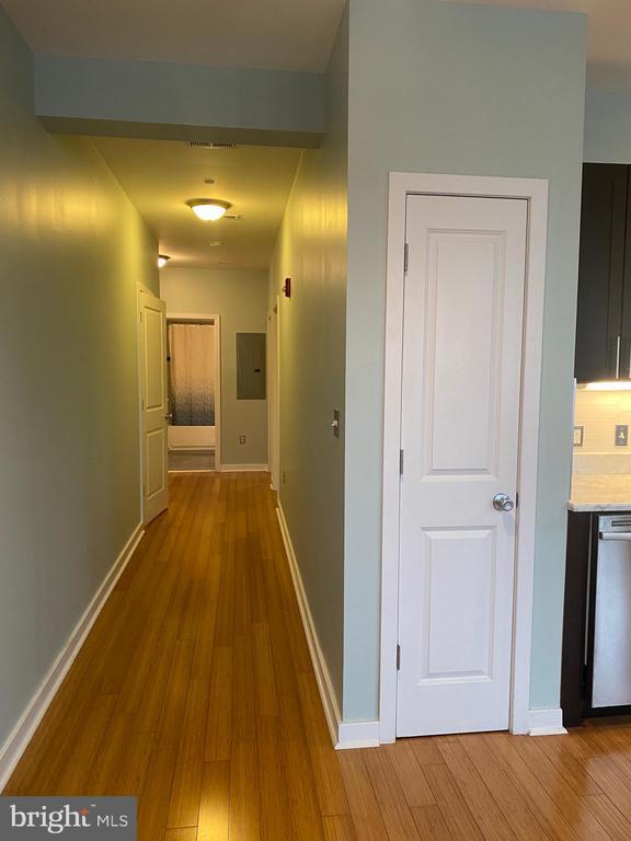 Building Photo - 4742 Pine St