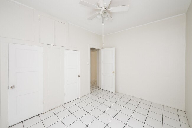 Building Photo - 311 Matamoros St