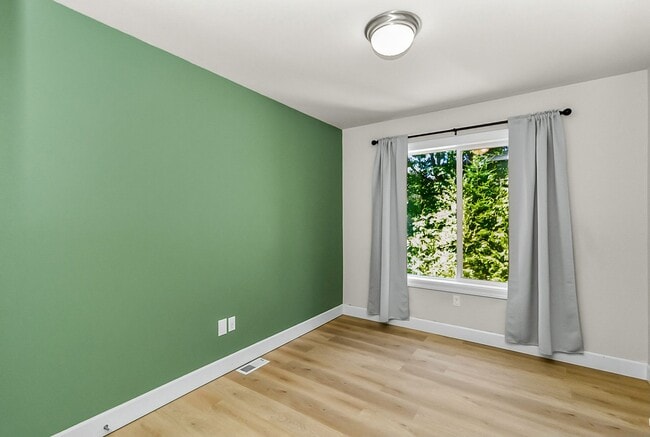 Building Photo - 6.6 Acre Retreat